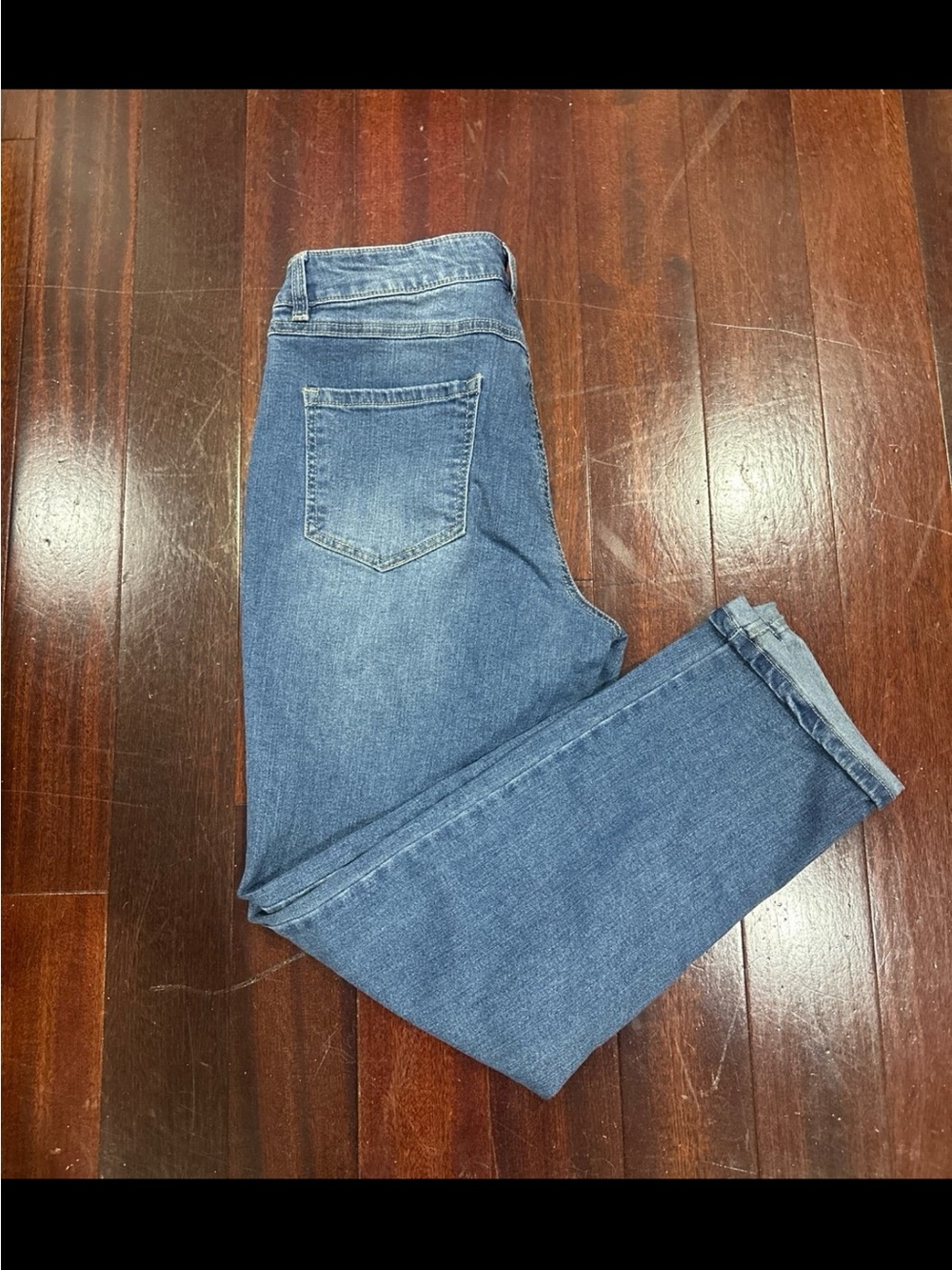 Classic Blue Women's Jeans - d. Jeans - Comfortable Everyday Fit - Picture 6 of 8
